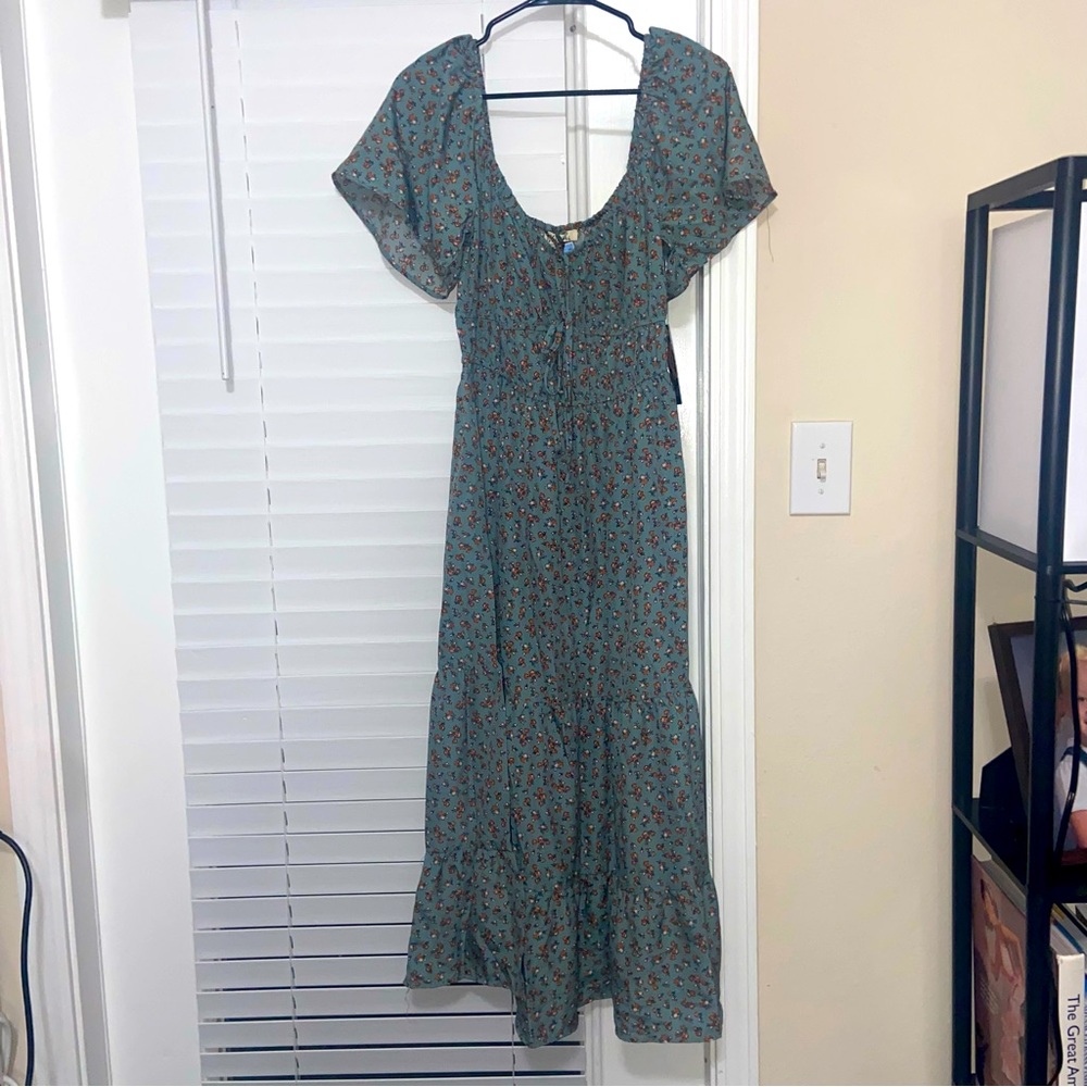 Floral Flowy Maxi Dress